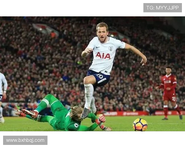 从草根到巨星足球明星逆袭背后的奋斗与荣耀故事